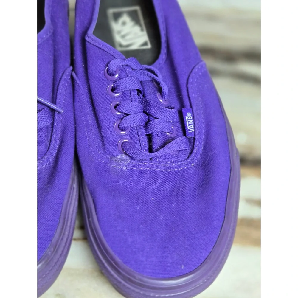 Vans Authentic Lo Pro Purple Monochromatic Canvas Sneakers Mens 7.5‎ Womens 9
